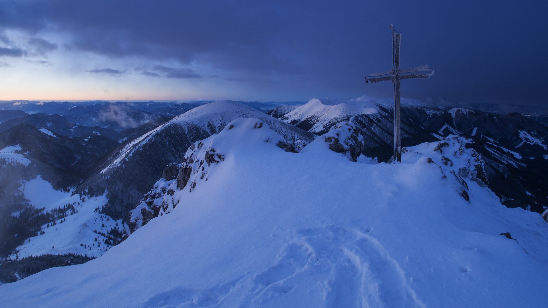 Ta siwobura masa po prawej zaraz zepsuje nam zabawę
