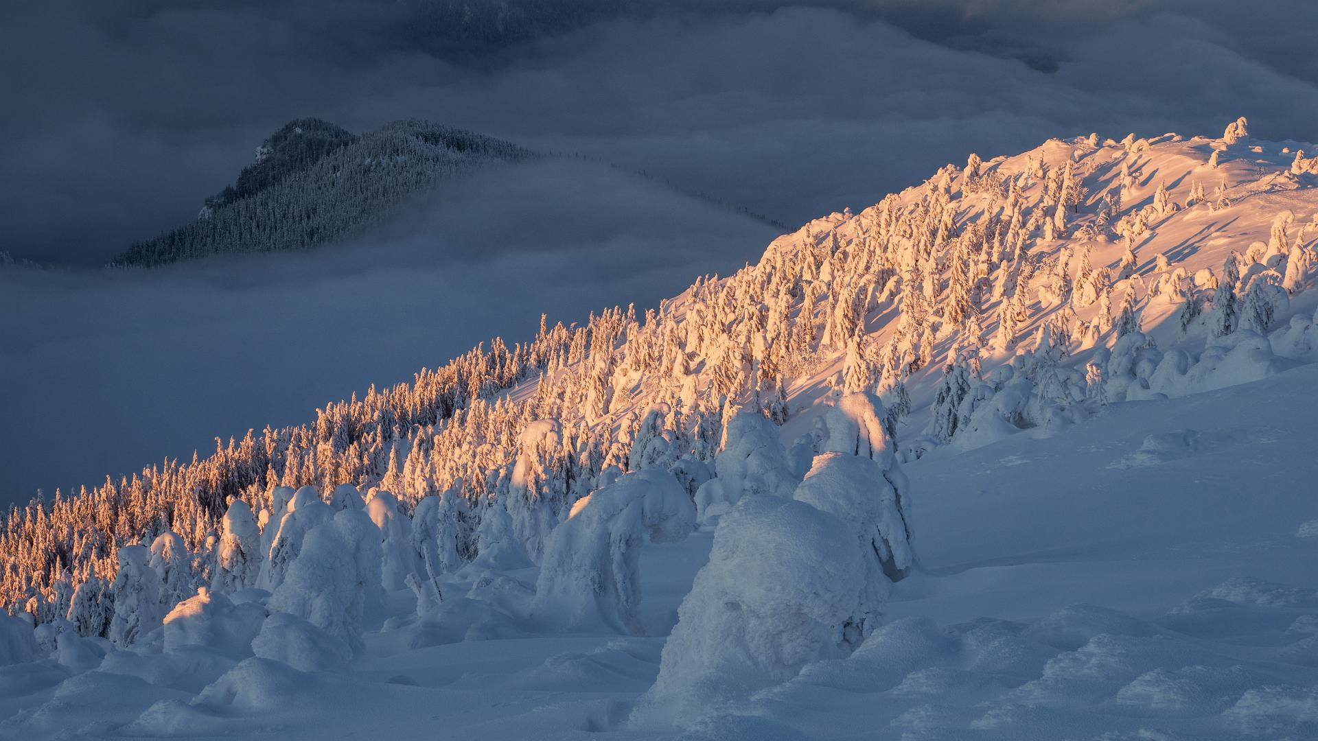Pierwsze promienie słońca w dolinach