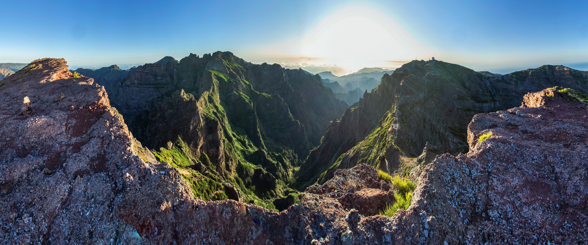 Panorama gór Madery z Pico do Cidrão